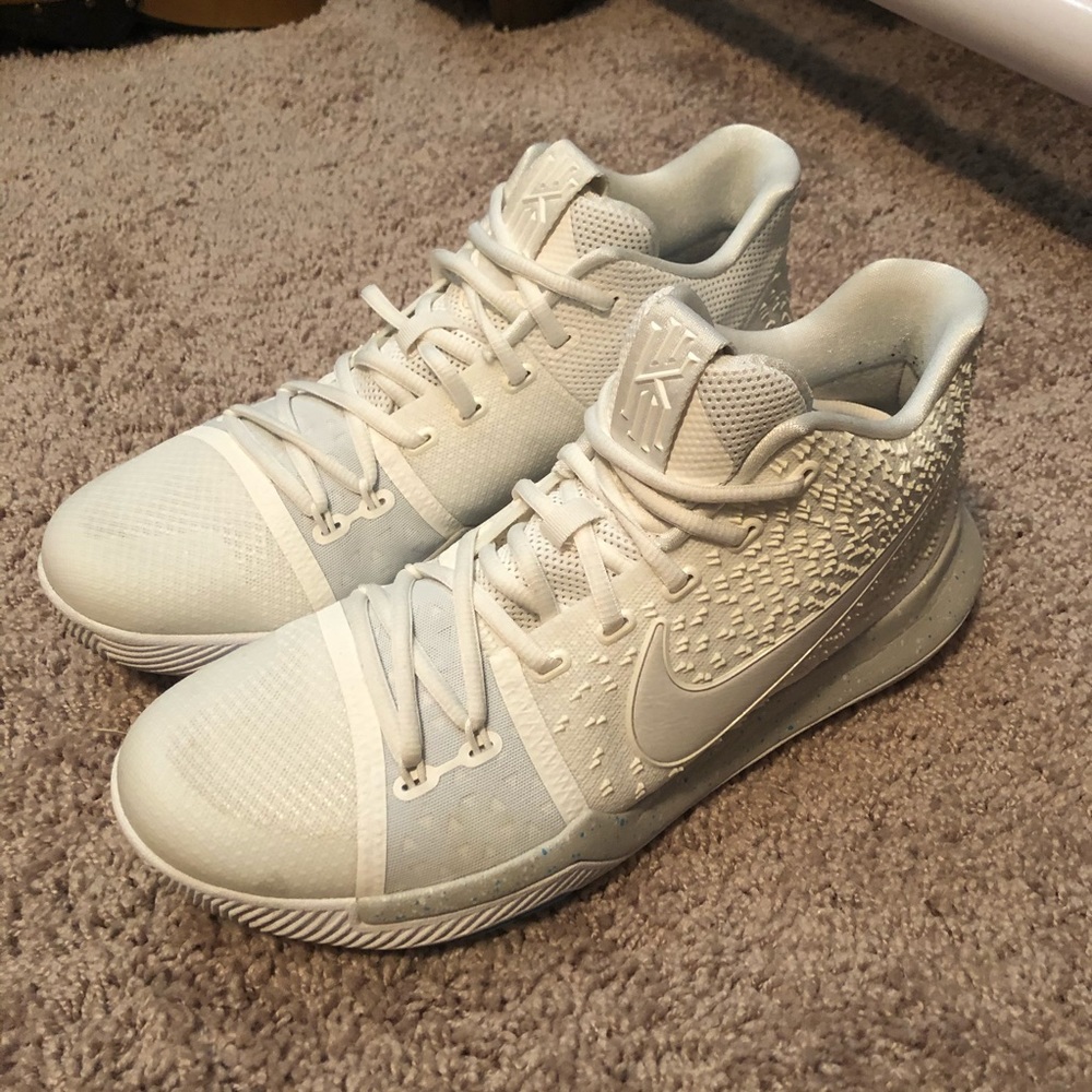 COPY - Nike Kyrie 3 Ivory Very clean!